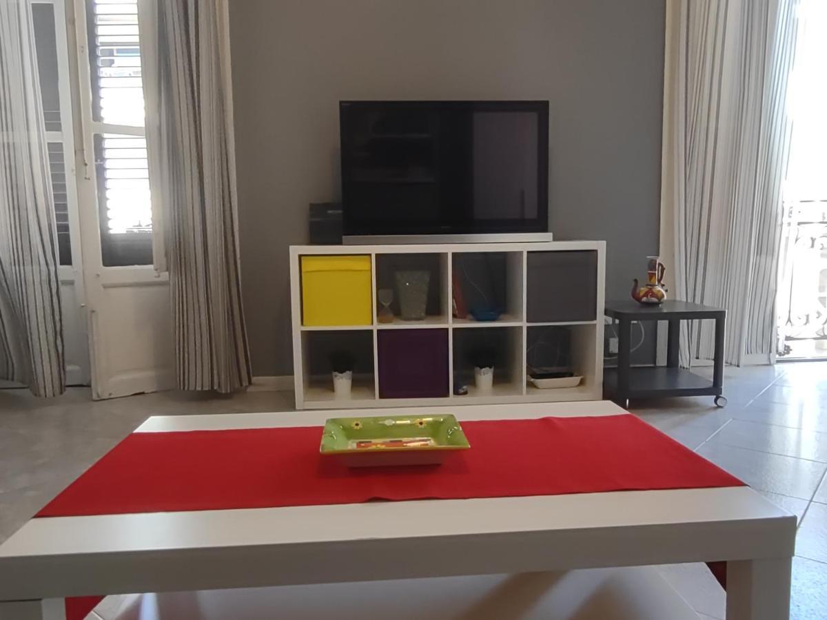 Central Apartment a due passi dal porto Palermo Esterno foto