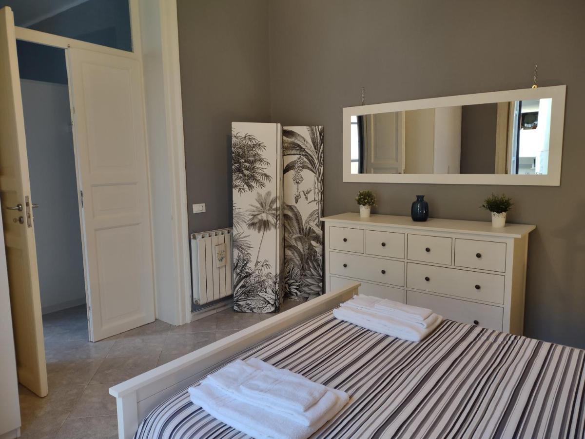 Central Apartment a due passi dal porto Palermo Esterno foto